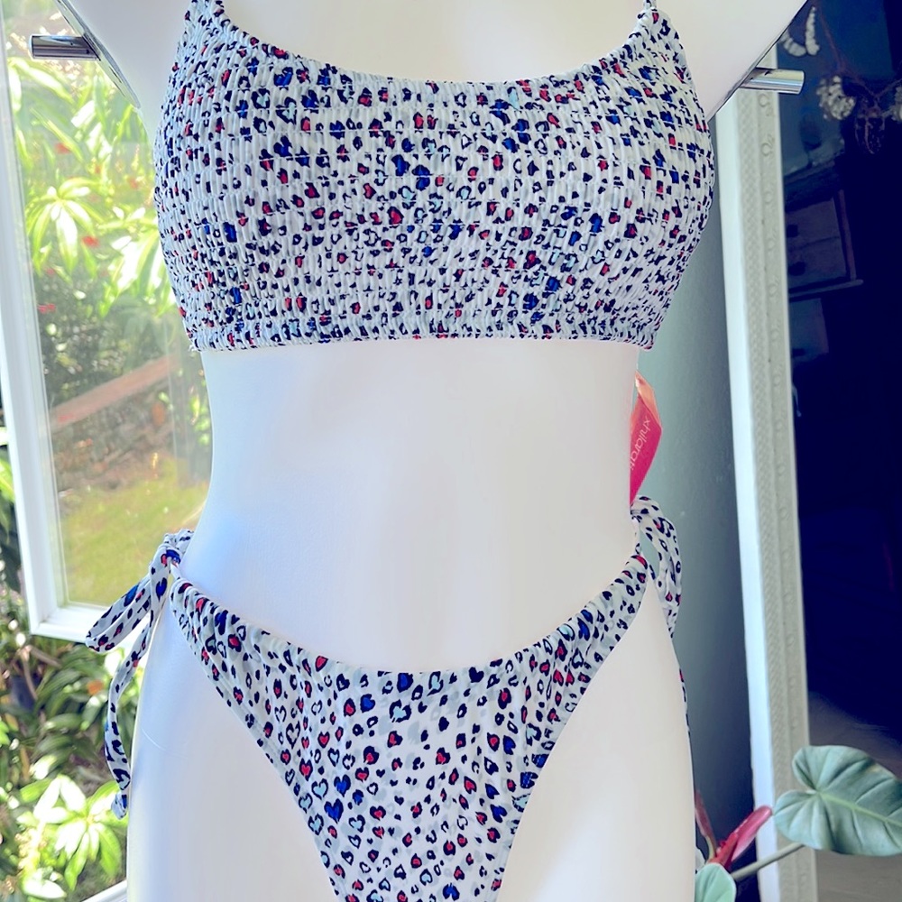 Xhilaration bikini 👙✨ NWT, size L (8-10)